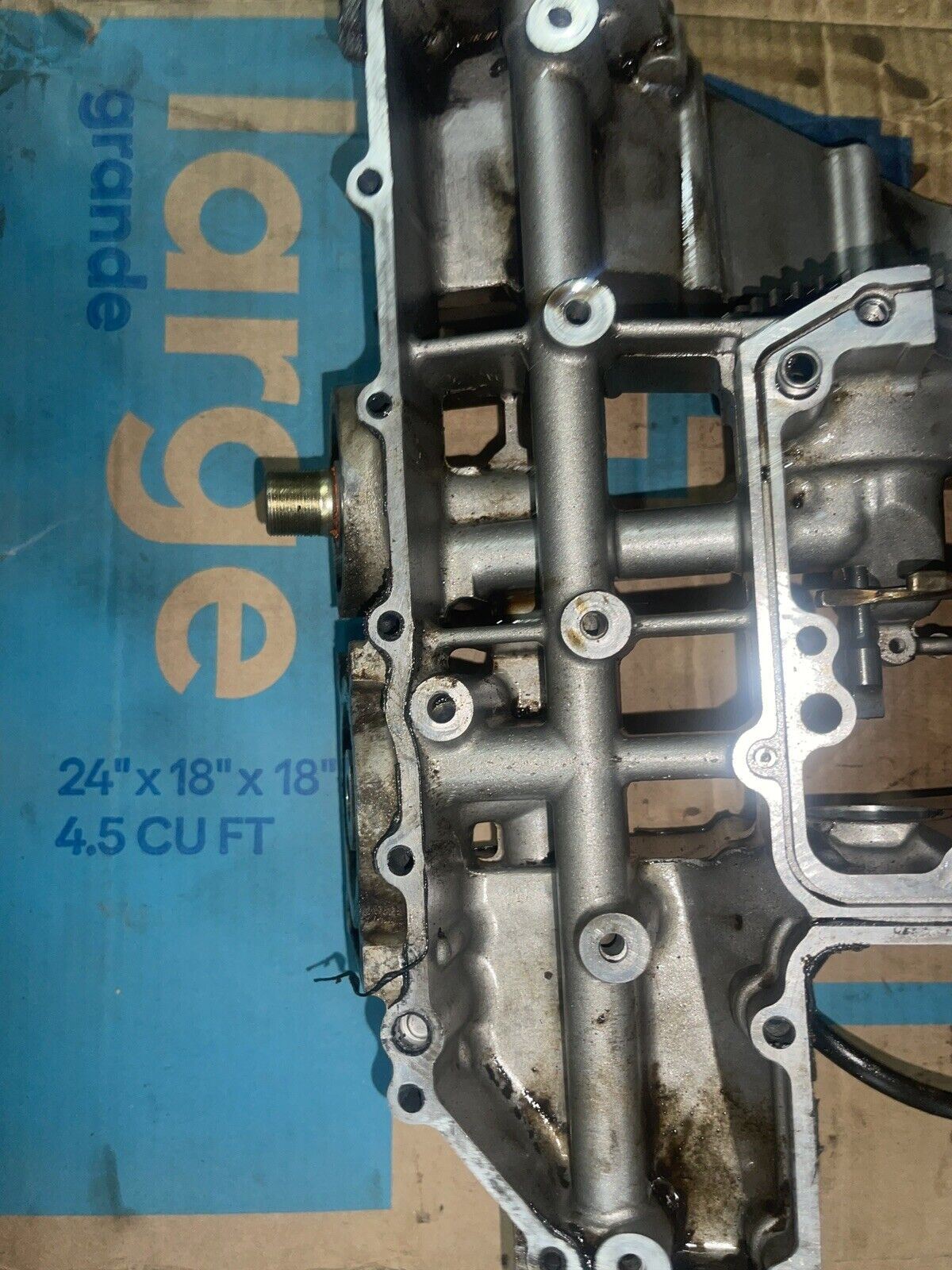 04 05 SUZUKI GSXR 600 GSXR600 ENGINE MOTOR BLOCK CASE UPPER LOWER CRANKCASE