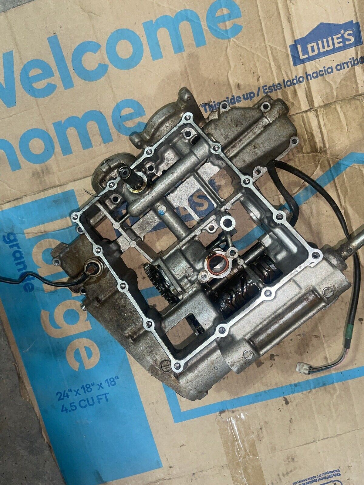 04 05 SUZUKI GSXR 600 GSXR600 ENGINE MOTOR BLOCK CASE UPPER LOWER CRANKCASE
