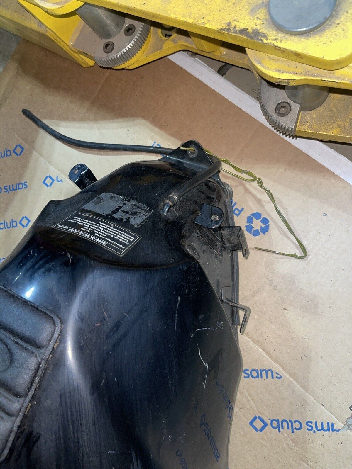 1995 Kawasaki Ninja ZX6 ZX600E Gas tank, fuel tank