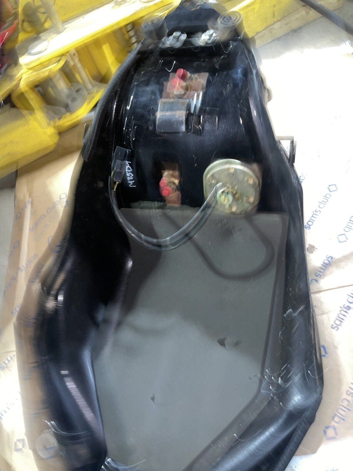 1995 Kawasaki Ninja ZX6 ZX600E Gas tank, fuel tank