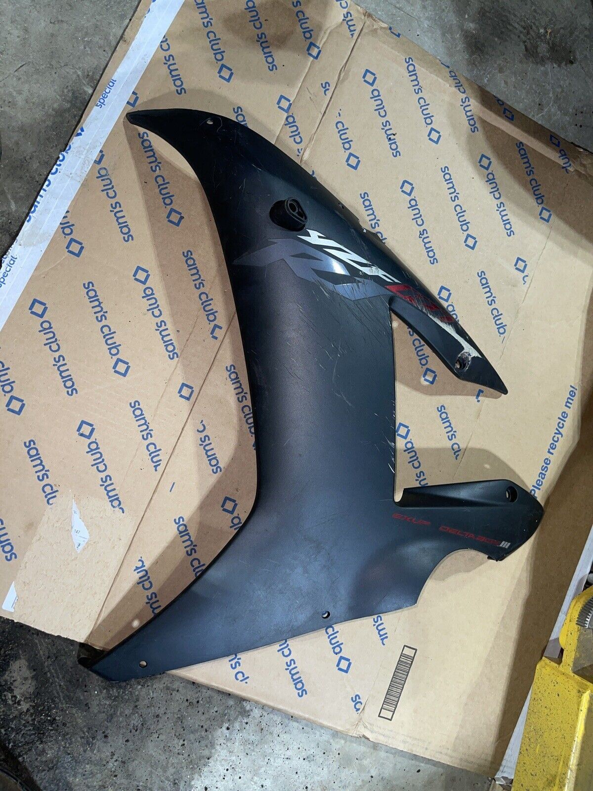 02-03 YAMAHA R1 LEFT MID SIDE FAIRING COWL PLASTIC OEM BLACK