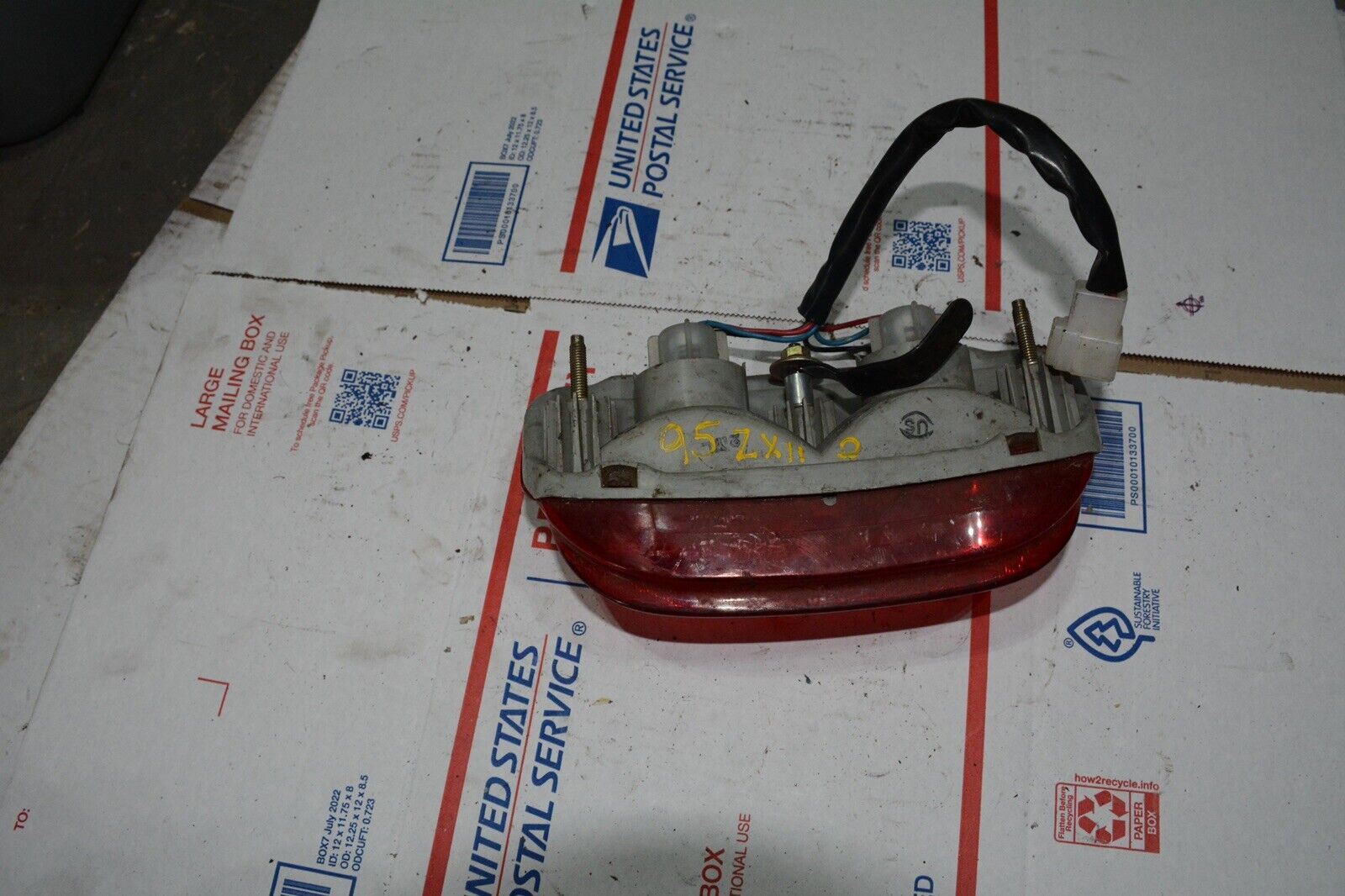 1993 KAWASAKI NINJA ZX11 ZX1100D REAR TAILLIGHT BRAKE LIGHT