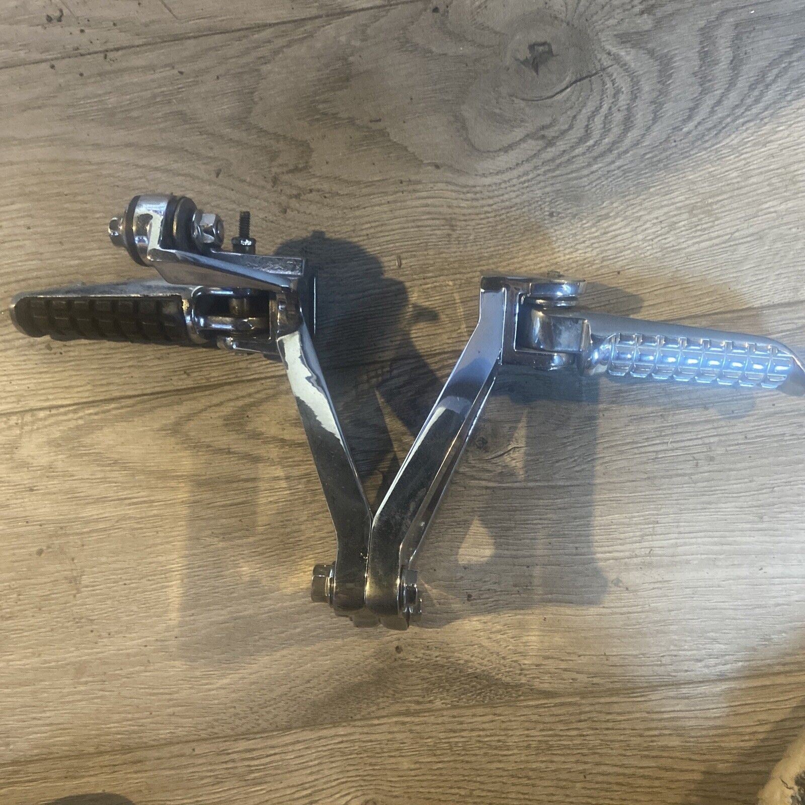 1999 KAWASAKI NINJA ZX7 LEFT and RIGHT REAR BACK PASSENGER PEGS