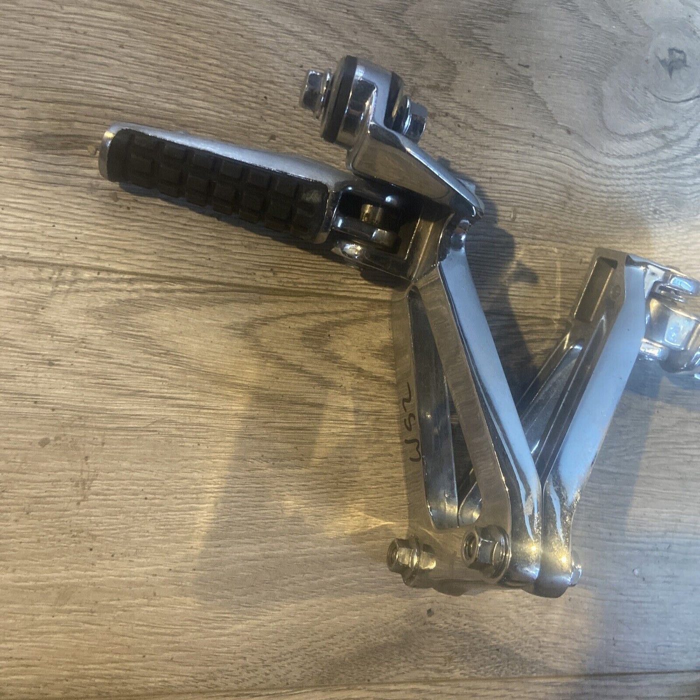 1999 KAWASAKI NINJA ZX7 LEFT and RIGHT REAR BACK PASSENGER PEGS