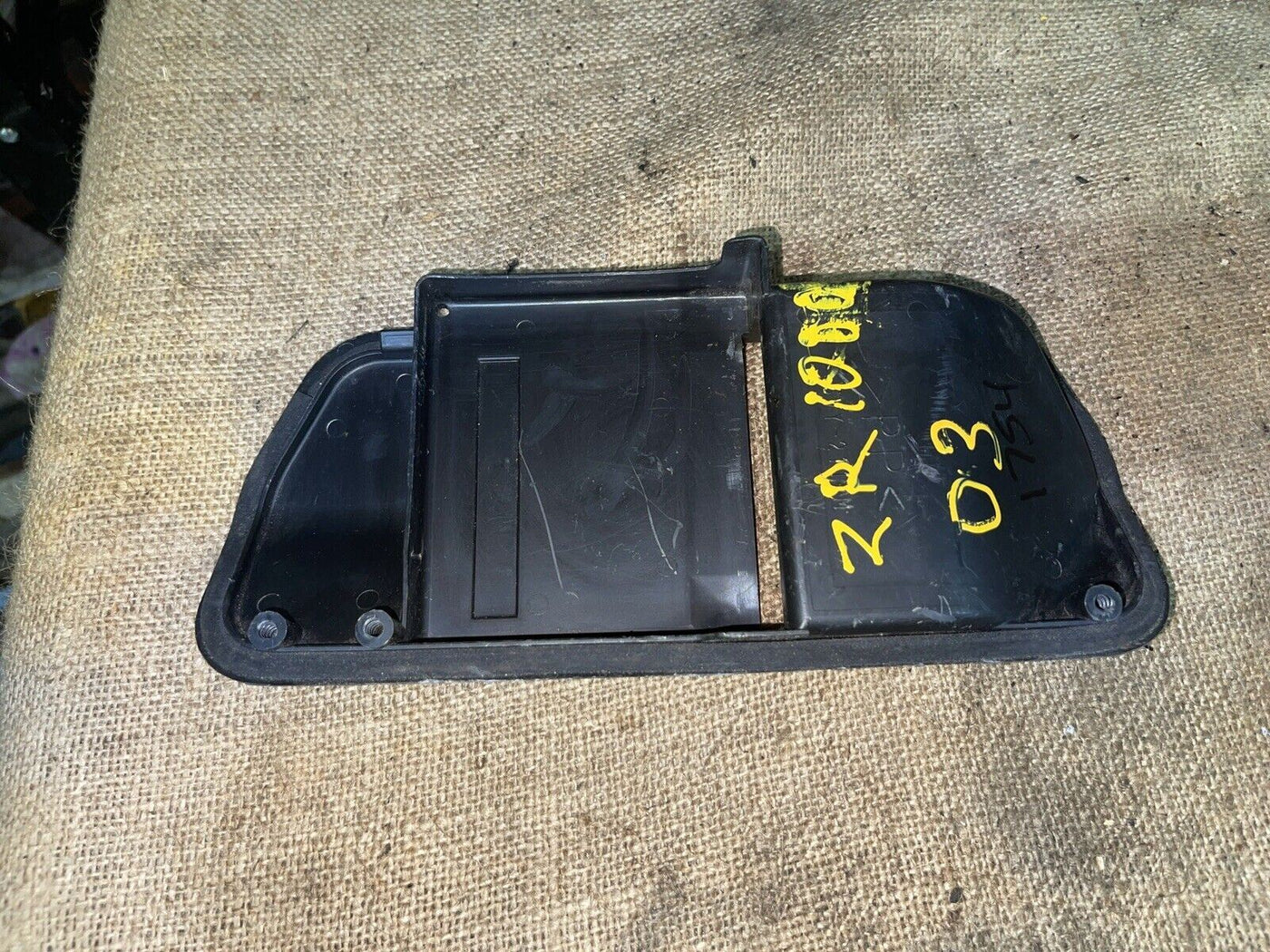 03-06 Kawasaki Zr 1000 Tray