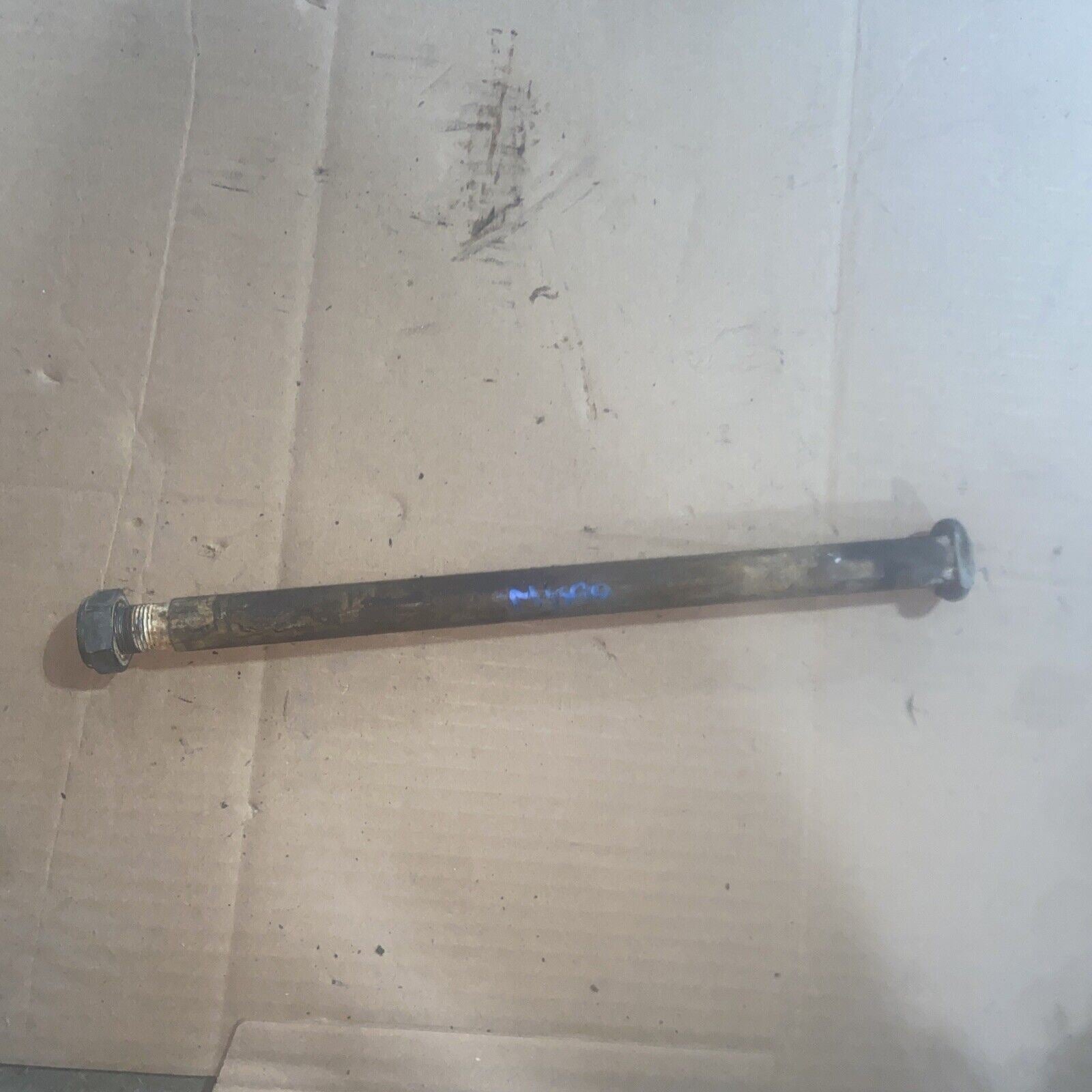 1999-2002 YAMAHA YZF R6 SWINGARM AXLE