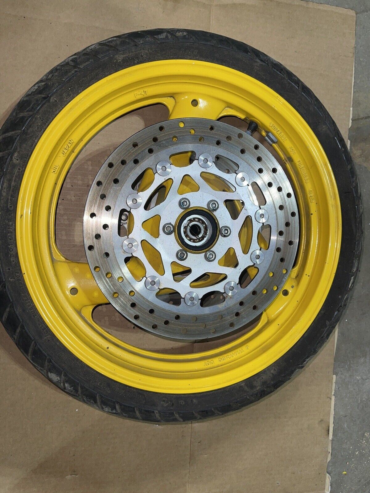 '95 98 97 96 94 93 92 FZR600 FZR 600 FRONT WHEEL YELLOW YAMAHA VGC