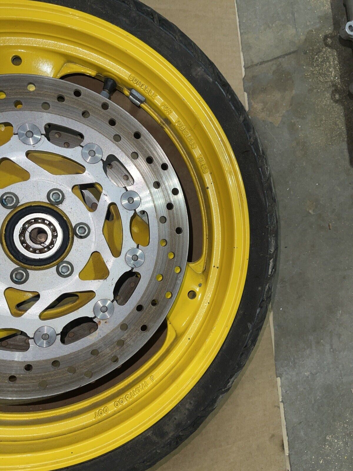 '95 98 97 96 94 93 92 FZR600 FZR 600 FRONT WHEEL YELLOW YAMAHA VGC