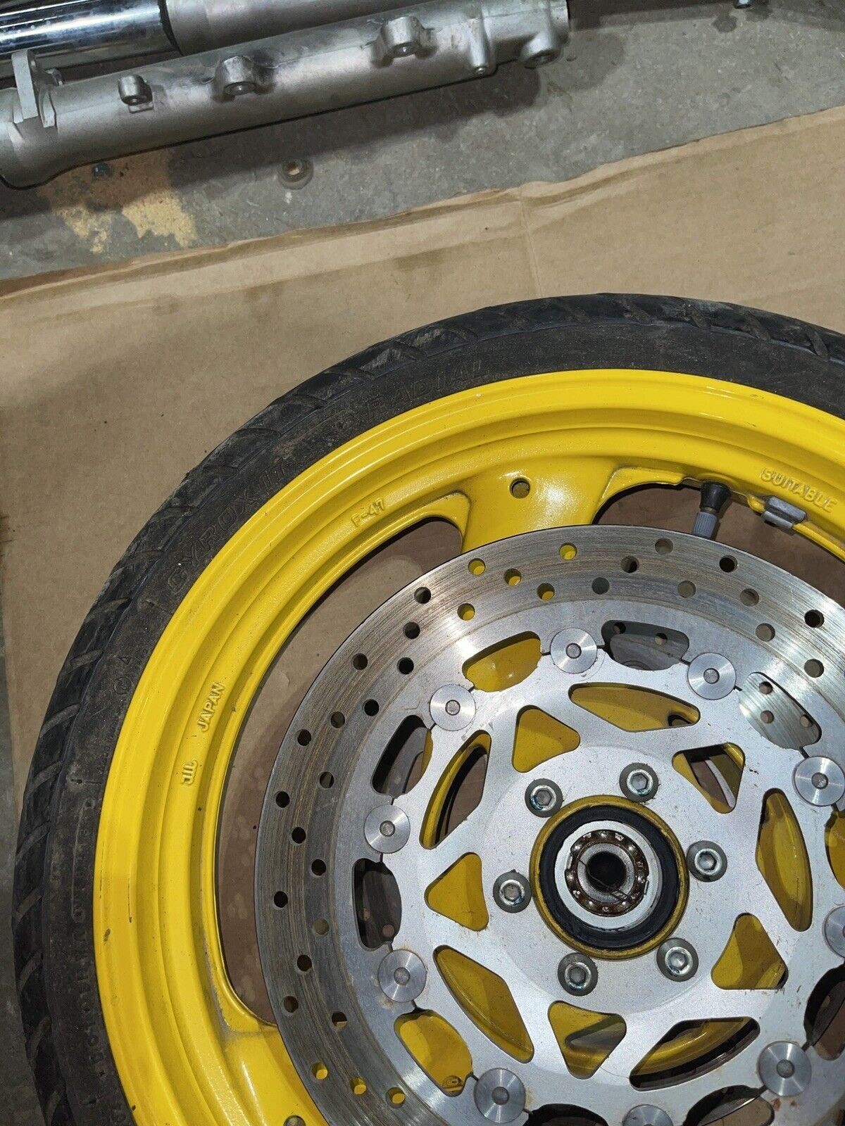 '95 98 97 96 94 93 92 FZR600 FZR 600 FRONT WHEEL YELLOW YAMAHA VGC