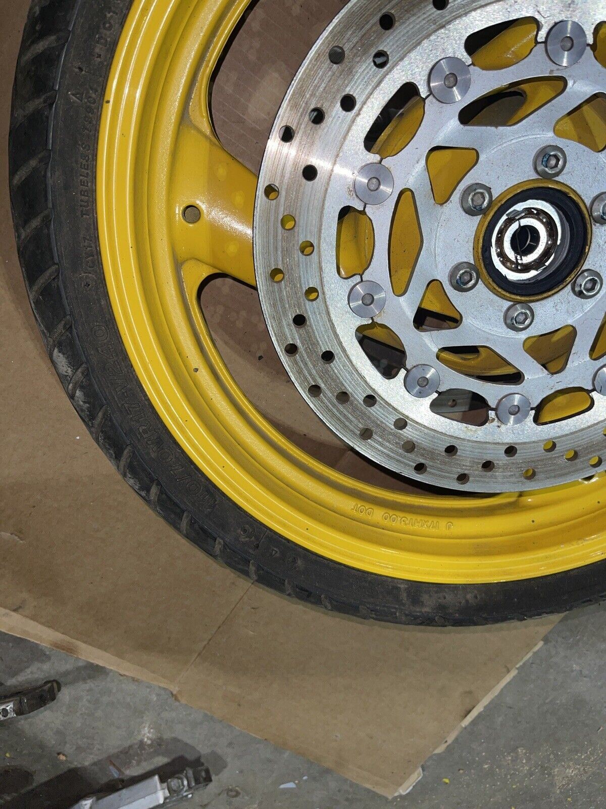 '95 98 97 96 94 93 92 FZR600 FZR 600 FRONT WHEEL YELLOW YAMAHA VGC