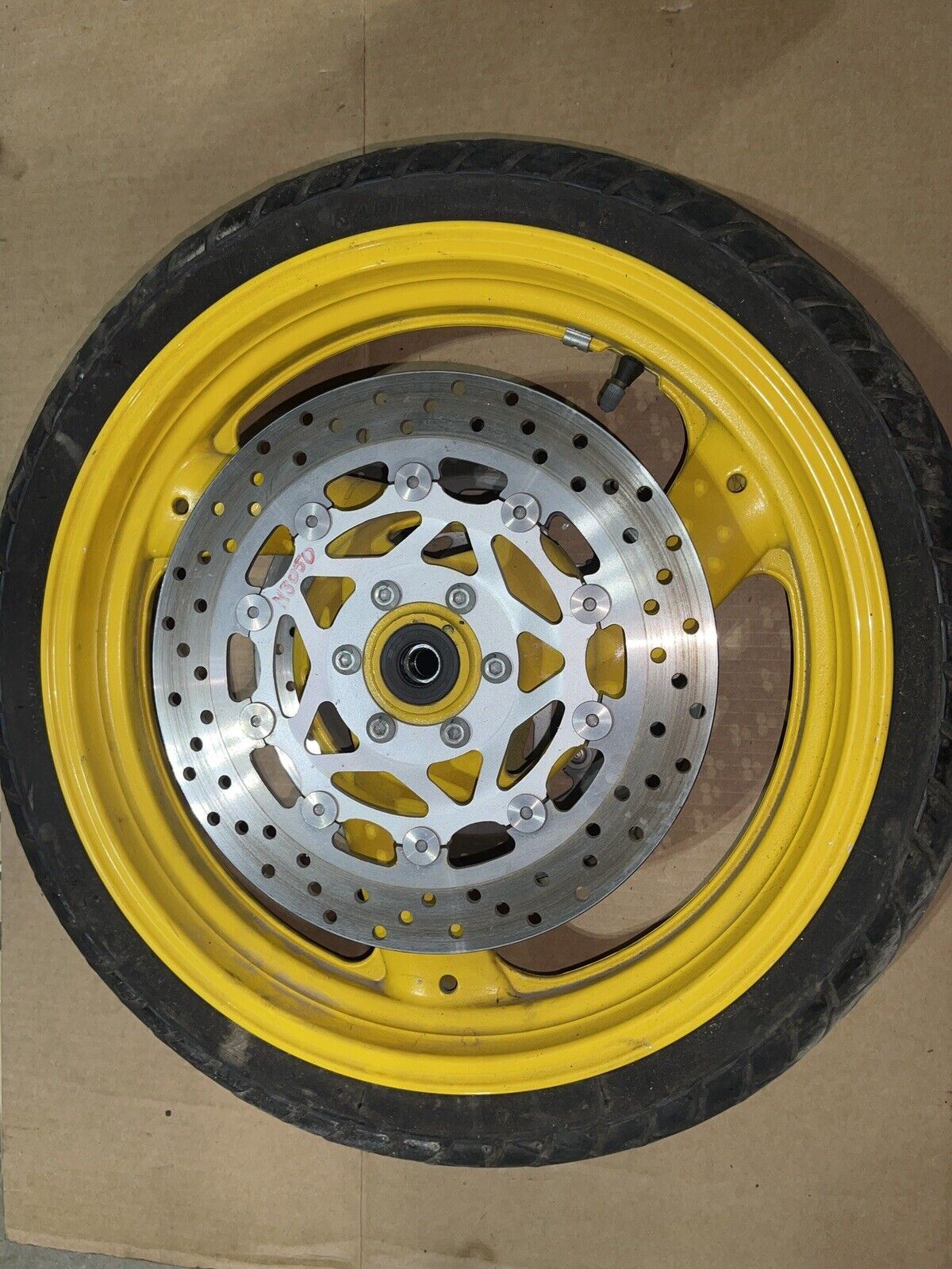 '95 98 97 96 94 93 92 FZR600 FZR 600 FRONT WHEEL YELLOW YAMAHA VGC