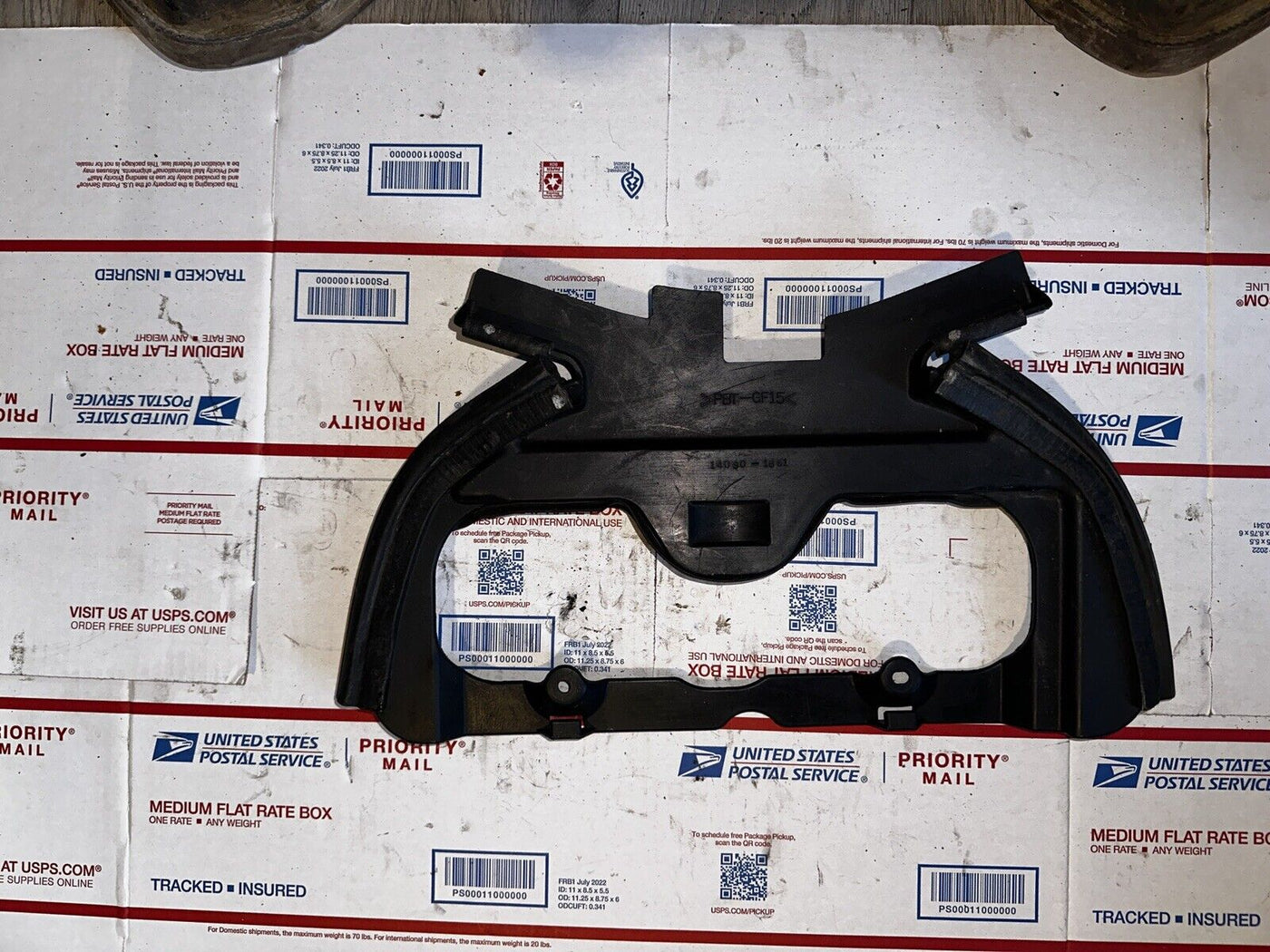 00-01 Kawasaki Ninja ZX9R Engine Motor Coil Harness Cover