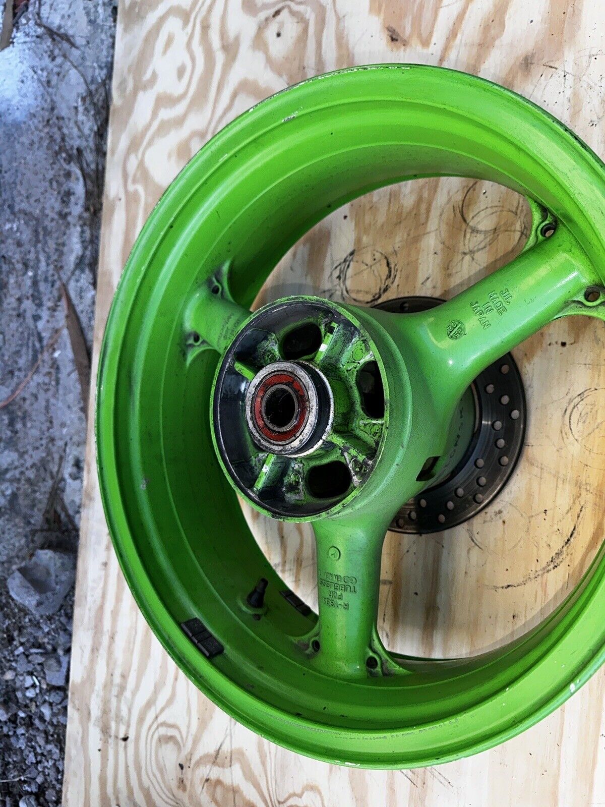 00 01 02 KAWASAKI NINJA ZX6R ZX 6R REAR WHEEL BACK RIM